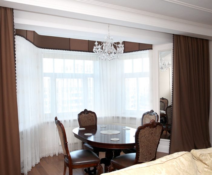 шторы в квартире с эркером, шторы в гостиной, шторы от Мадам Оформитель, пошив штор на заказ в СПб