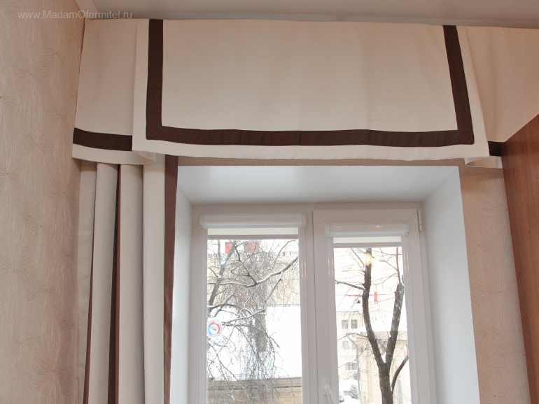 шторы от Мадам Оформитель,  пошив штор в Санкт-Петербурге, пошив штор Спб, шторы в гостиной, шторы с кантом